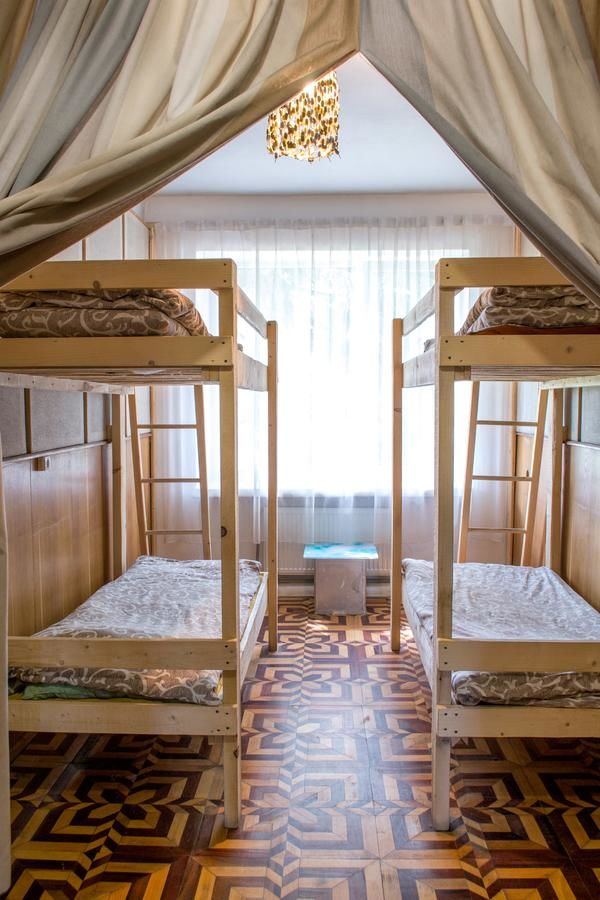 Хостелы Baron Munchausen Guest House Каменец-Подольский-15
